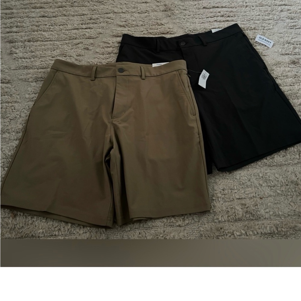 Old Navy 2 pairs hybrid NWTs size 34 tech shorts men’s
